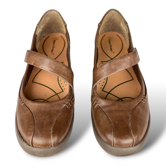 Baretraps Landon Mary Jane Ballet Brown Strap Comfort Flats Women’s - Picture 1 of 11